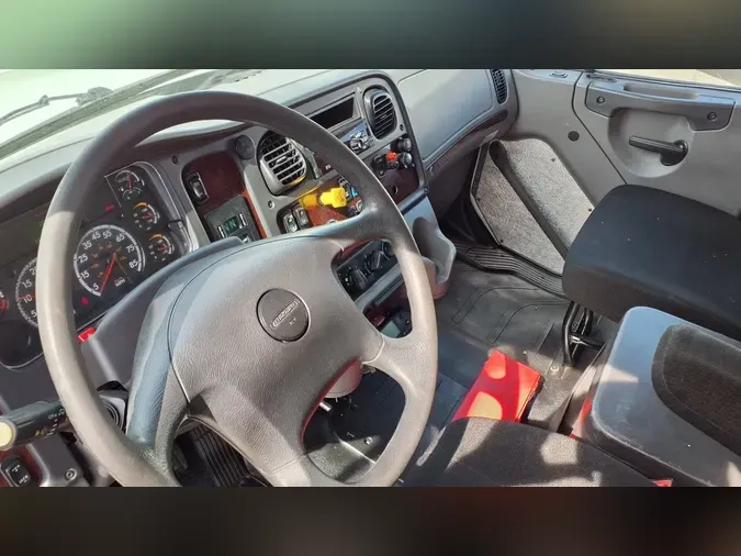 2019 FREIGHTLINER/MERCEDES M2 106