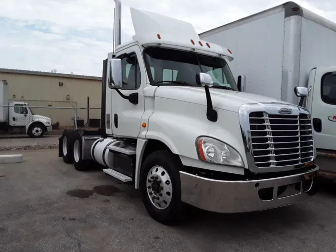 2016 FREIGHTLINER/MERCEDES CASCADIA 125