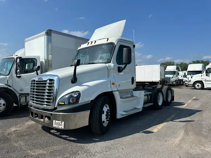 2016 FREIGHTLINER/MERCEDES CASCADIA 1258e7044a5856d4c8f272a12aaef20f83f