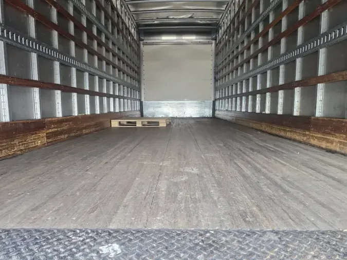 2018 FREIGHTLINER M2 106