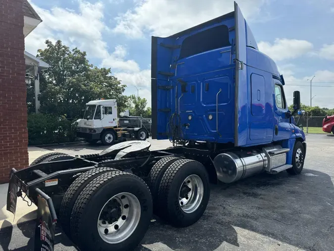 2020 Freightliner Cascadia