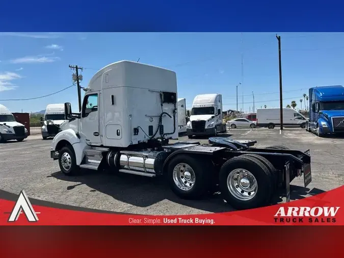 2022 KENWORTH T880
