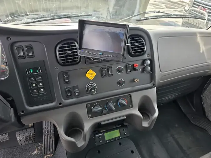 2019 FREIGHTLINER/MERCEDES M2 112