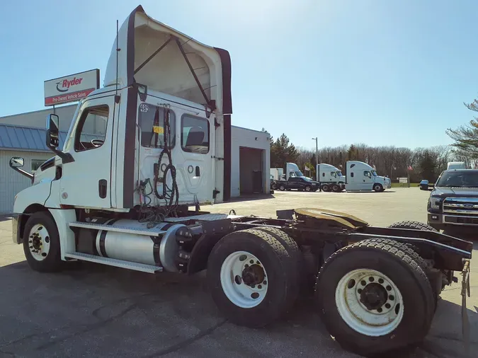 2020 FREIGHTLINER/MERCEDES NEW CASCADIA PX12664