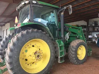 2014 John Deere 6210R