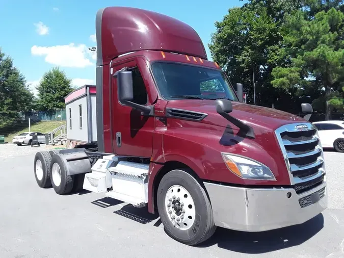 2021 FREIGHTLINER/MERCEDES NEW CASCADIA PX126648e8d8c7af4d3fff282e1f06a6328fd61