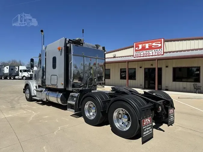 2019 FREIGHTLINER 122SD