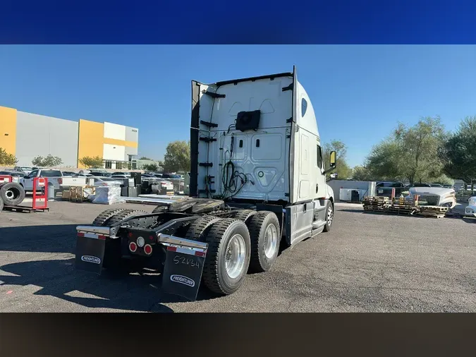 2022 Freightliner Cascadia 1268e97da8c6af4b7818c6b74fd341238bb