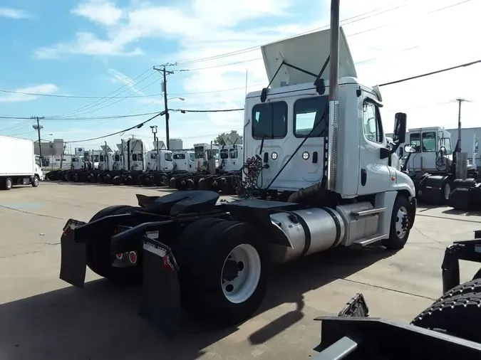 2020 FREIGHTLINER CASCADIA 125