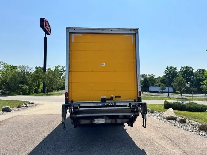 2019 Freightliner Business Class M2 106