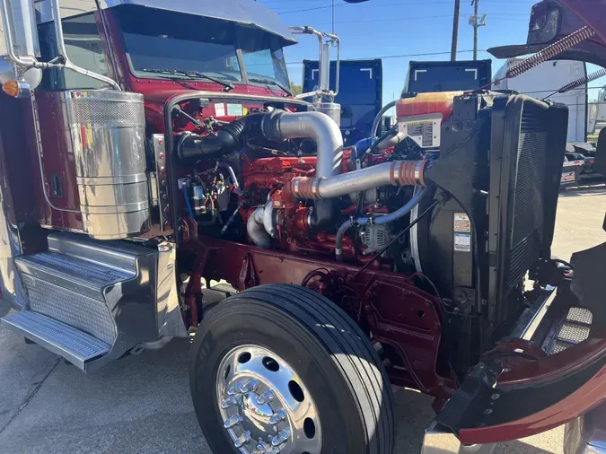 2022 Peterbilt 389