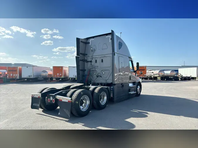 2023 Freightliner Cascadia