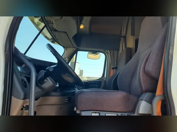 2020 FREIGHTLINER/MERCEDES CASCADIA 1258ea169f2f6a4b4cdf435992d52b65ae5