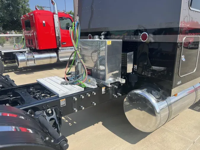 2022 Peterbilt 389