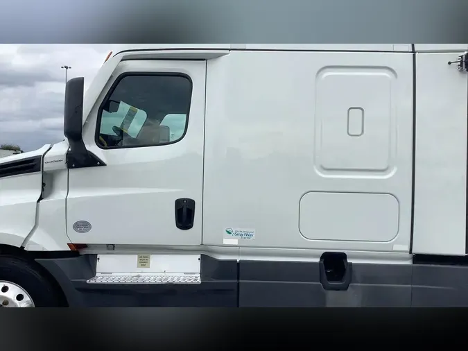 2022 Freightliner Cascadia 126