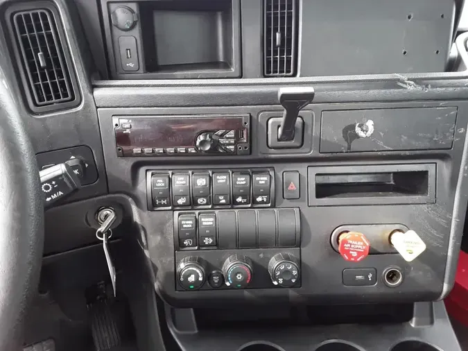 2020 NAVISTAR INTERNATIONAL LT625 DAYCAB T/A