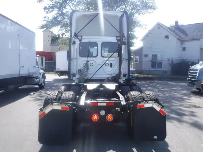 2018 FREIGHTLINER/MERCEDES CASCADIA 125