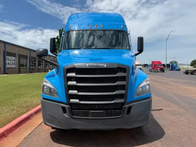 2021 FREIGHTLINER CASCADEVO1