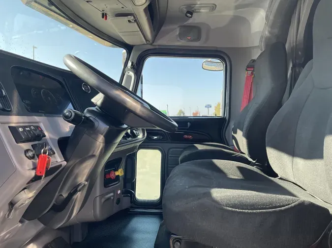 2022 Peterbilt 3898eb9d75bb21b4abb2a52898d37a5d7c4