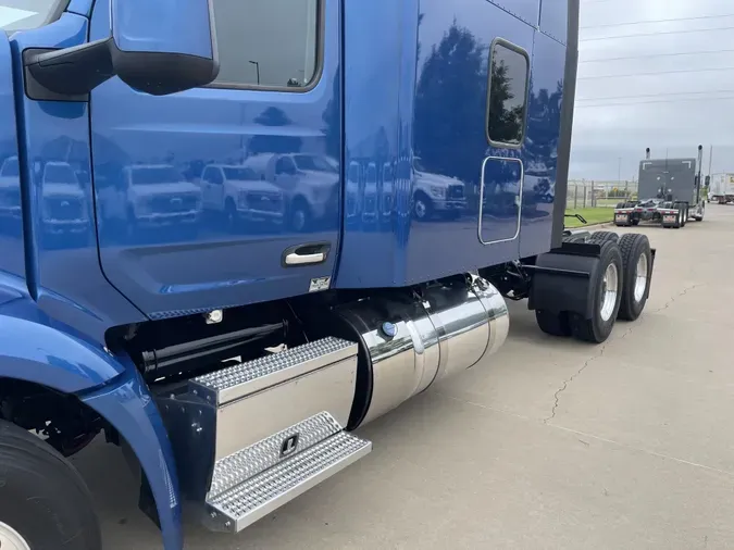 2023 Peterbilt 579