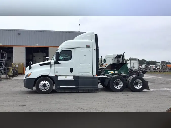 2021 Freightliner Cascadia 126
