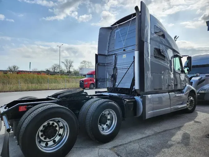 2019 VOLVO VNL64T760