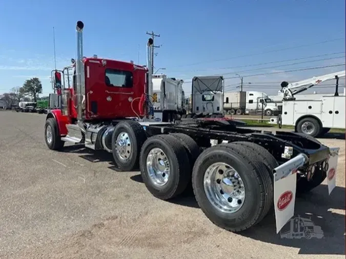2027 PETERBILT 589