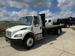 2022 Freightliner BUSINESS CLASS M2 106