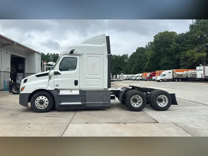 2020 Freightliner Cascadia 126