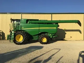 2017 John Deere S670