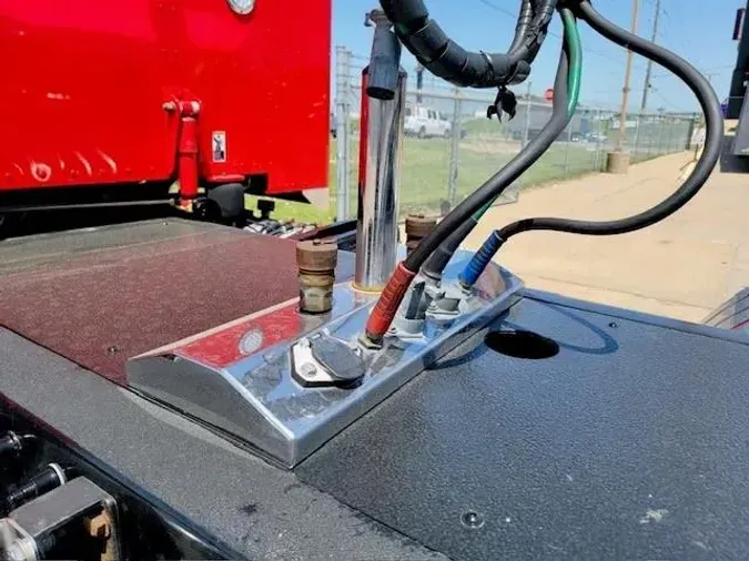 2022 Peterbilt 389