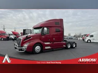 2021 VOLVO VNL760