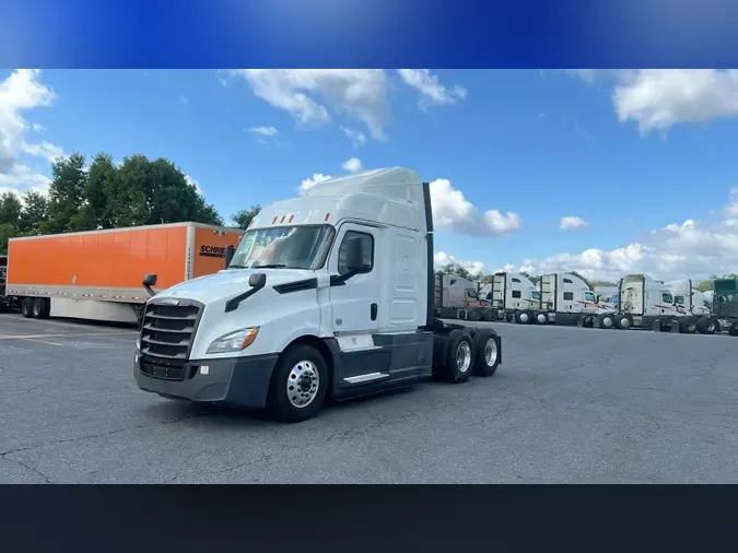 2020 Freightliner Cascadia 126
