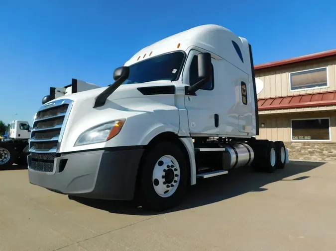 2020 Freightliner New Cascadia 126