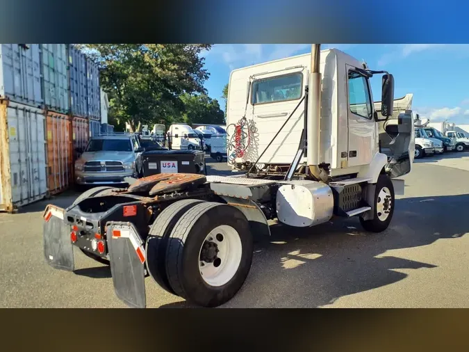 2014 VOLVO VNM42TRACTOR