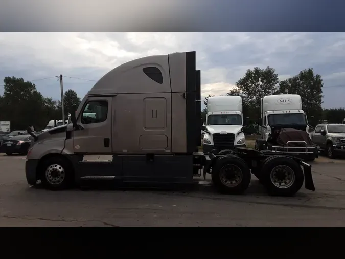 2023 Freightliner Cascadia 1268ed3bff2a774fce4bf6be305e7851425