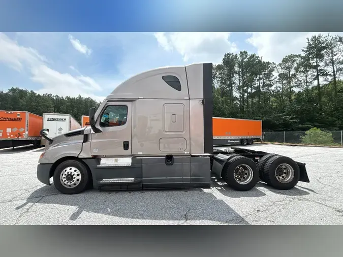 2022 Freightliner Cascadia 1268ed61585b24e0b644817ec75f8771c8f