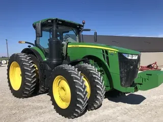 2017 John Deere 8245R