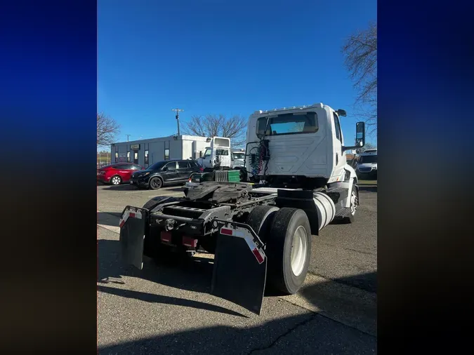 2019 NAVISTAR INTERNATIONAL RH613 DAYCAB S/A