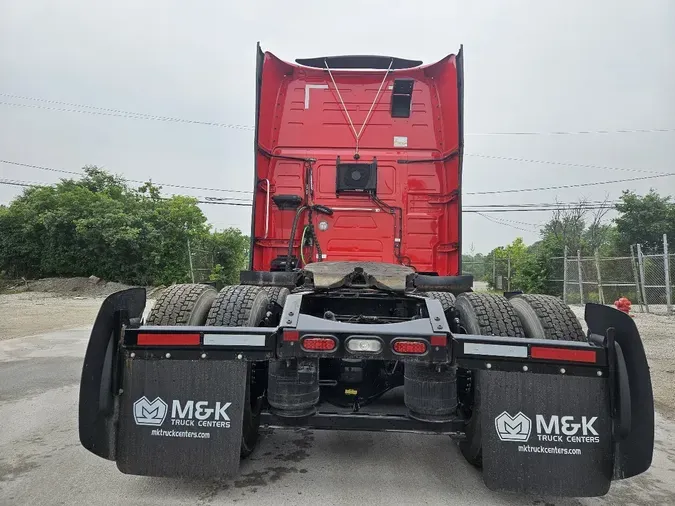 2023 VOLVO VNL64T860