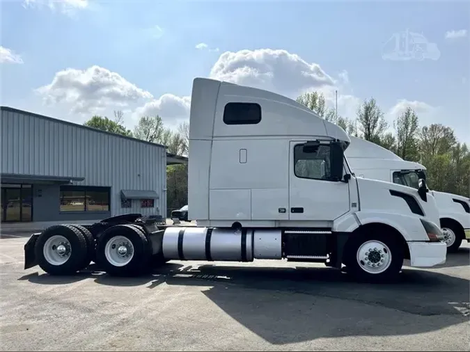 2016 VOLVO VNL64T670