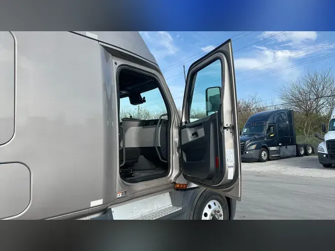 2021 Freightliner Cascadia
