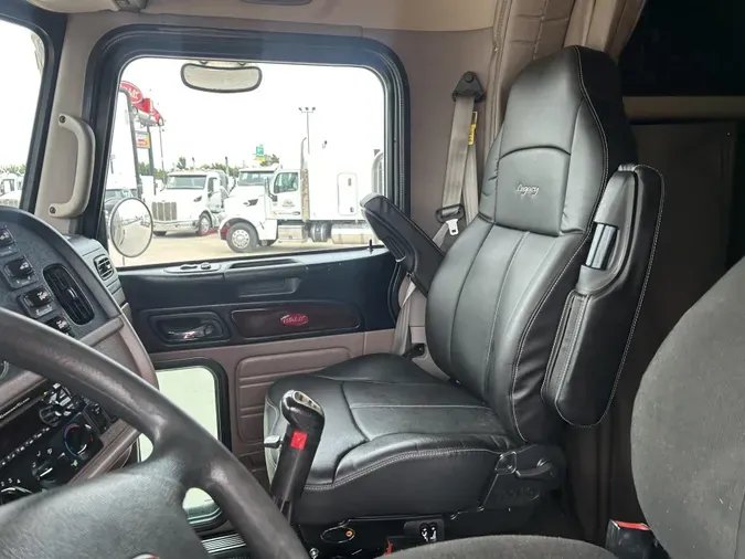 2020 Peterbilt 389
