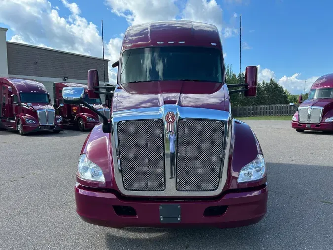 2022 Kenworth T680