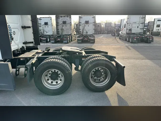 2022 Freightliner Cascadia 1268ee93820fc20737bb6a06756386a5aaf