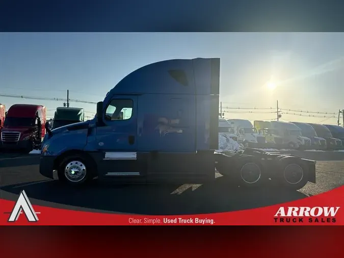 2022 FREIGHTLINER CA126