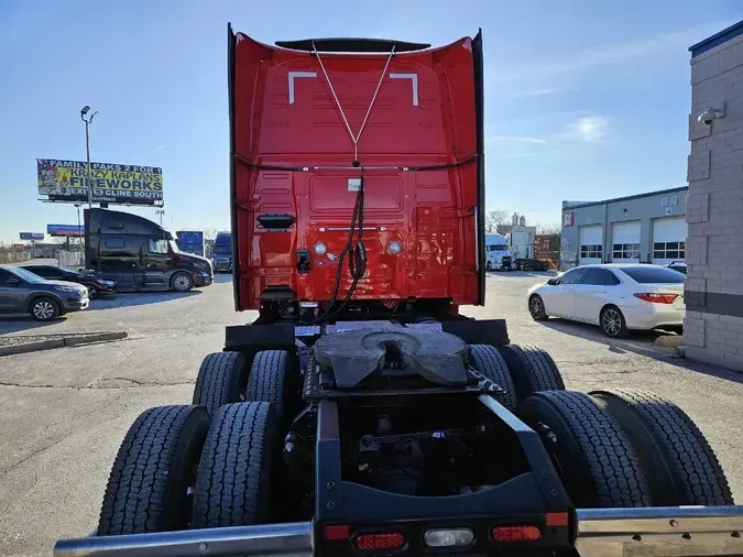 2023 VOLVO VNL64T860