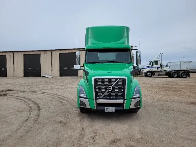 2020 Volvo VNL64300