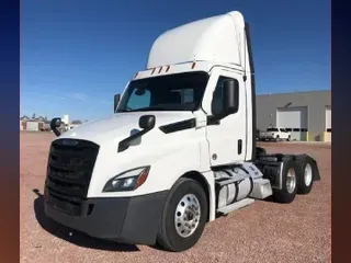 2022 FREIGHTLINER Cascadia 126