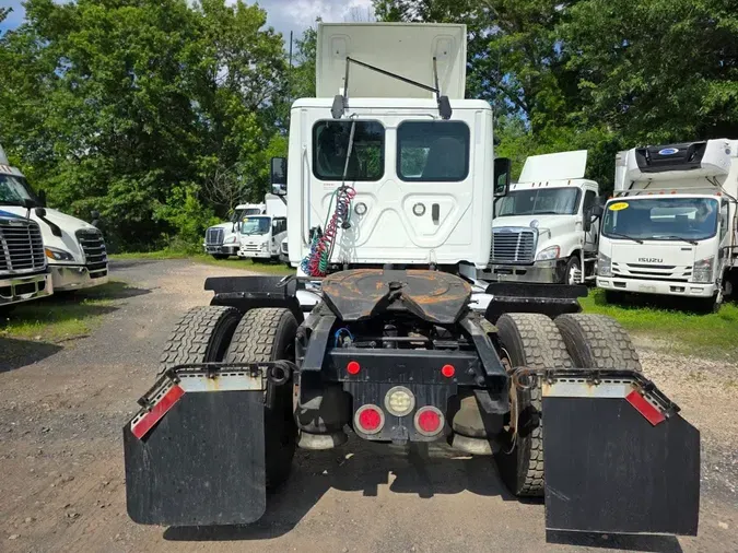 2019 FREIGHTLINER CASCADIA 113